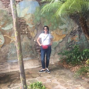 Meet your Posher, Manal